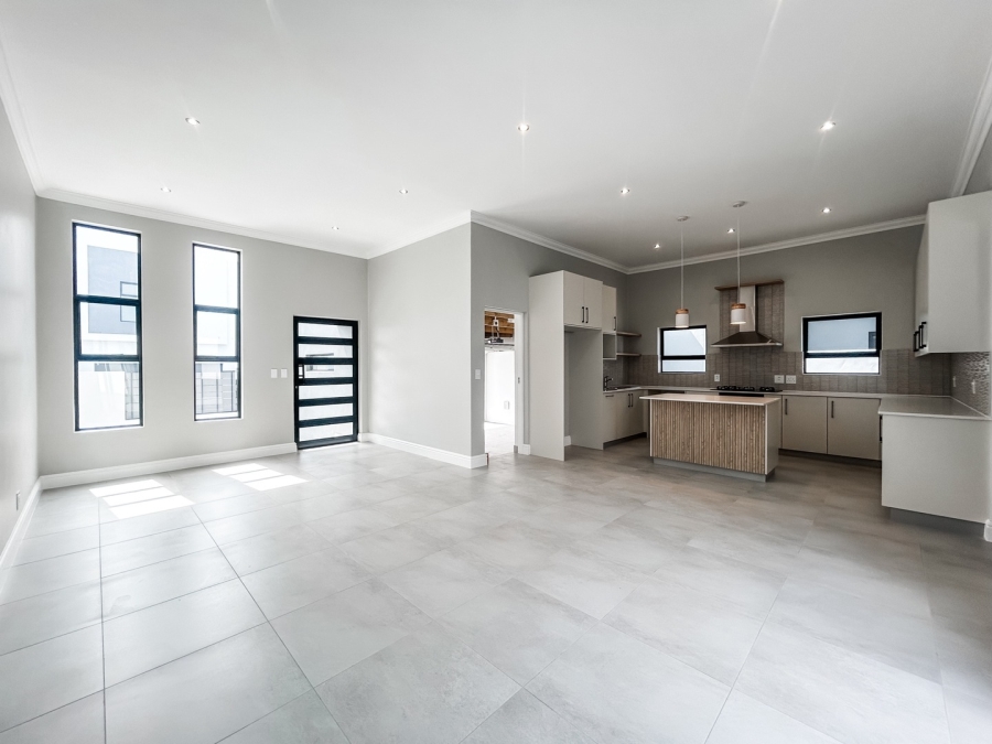 To Let 3 Bedroom Property for Rent in Sandown Western Cape